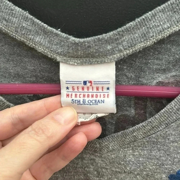 Phillies Size 10 Shirt - Picture 2 of 7